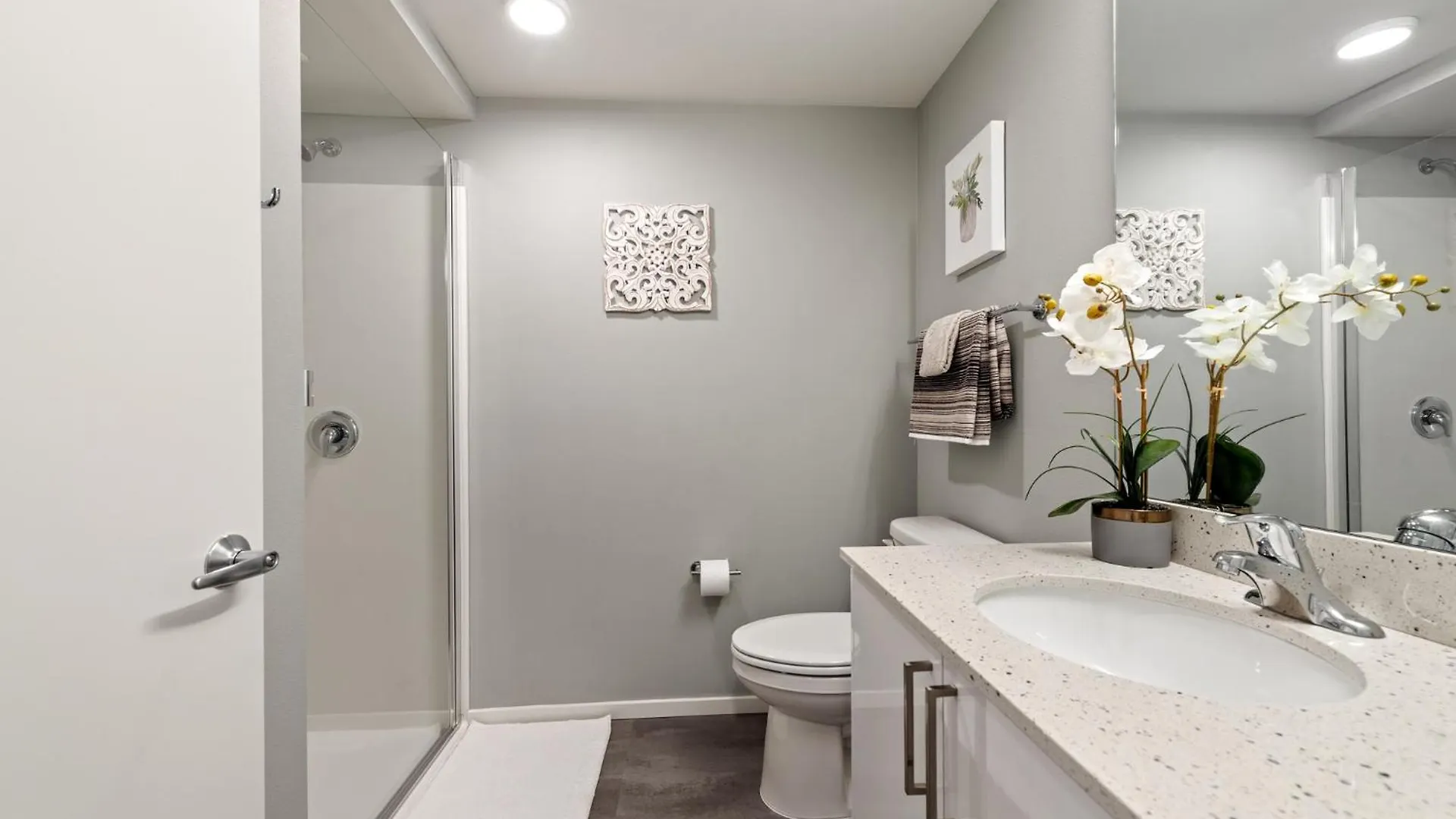 U Place Urban Apartments By Sweetome Seattle